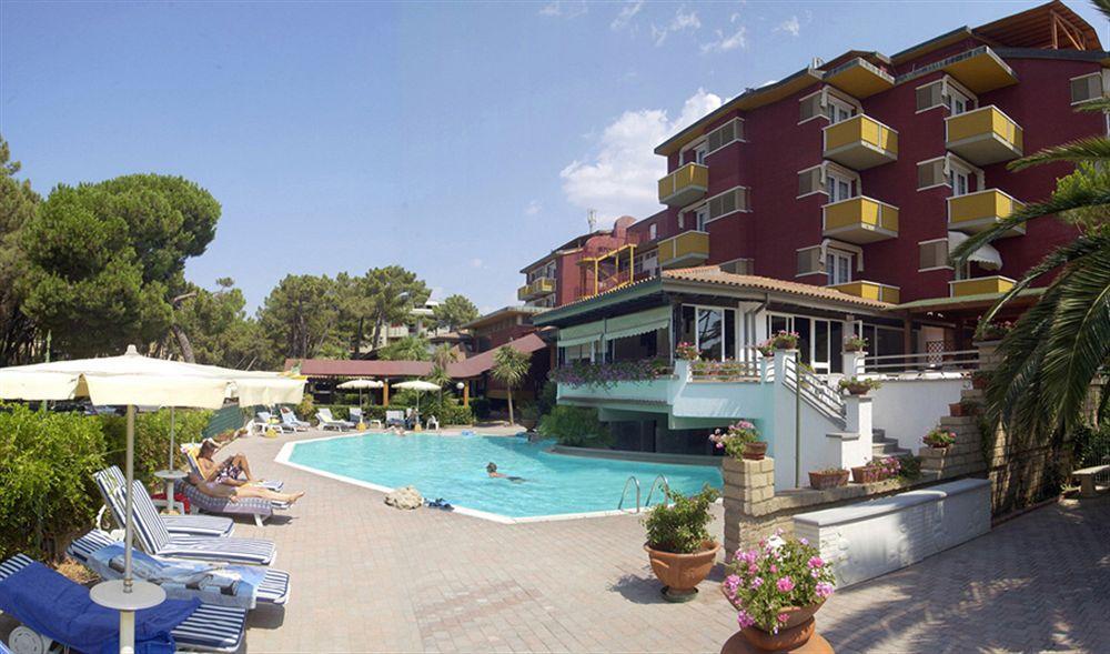 Hotel Principe Principina a Mare Exterior photo